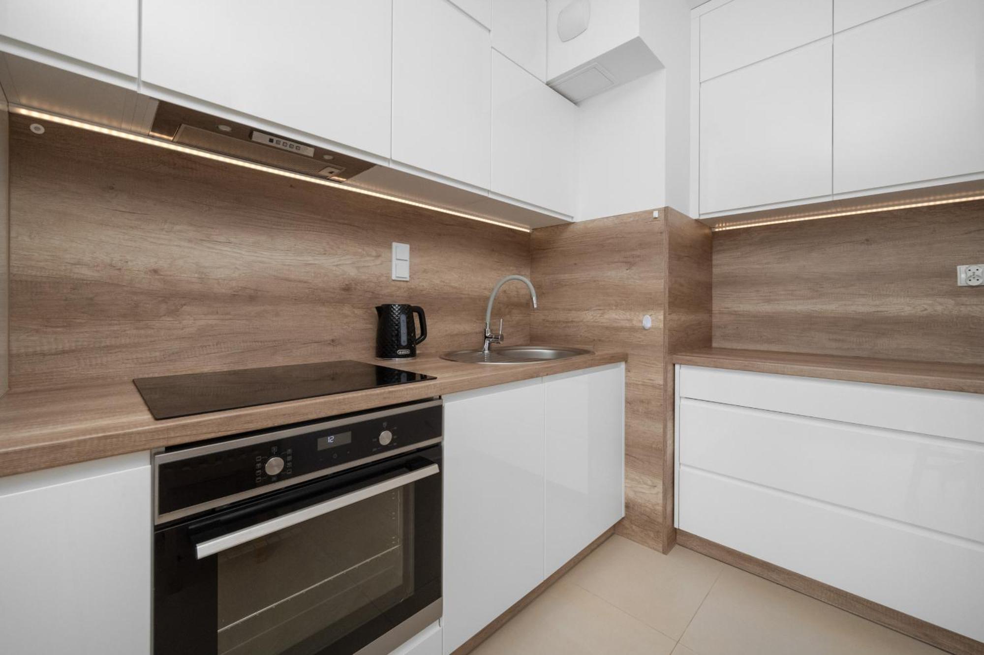Klasyczny Apartament Z Balkonem We Wroclawiu By Noclegi Renters Bagian luar foto